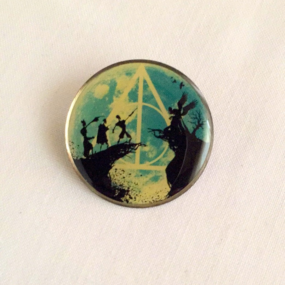 🍏50% OFF/3+...The Tale of the Three Brothers Pin (Harry Potter)